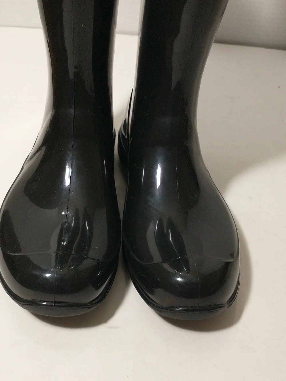 Kamik Tall Waterproof Rubber Boot, Black, Size 6, Pull On, Rugged Sole